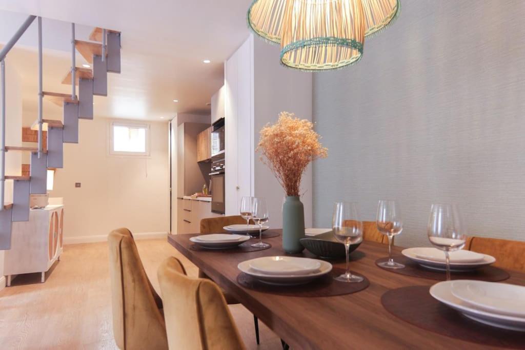 Angleterre 6 - Grand Avec Etage, Coeur De Nizza